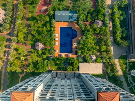 The Q Residence Vientiane Отели рядом с достопримечательностью «Будда-парк»