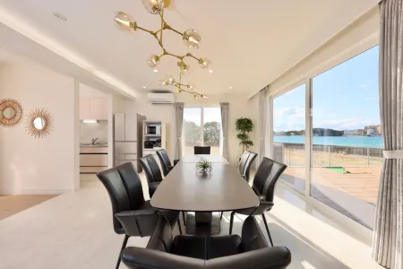 Crystal Villa Shirahama (Seaside) Отели рядом с Аэропорт Ширахама
