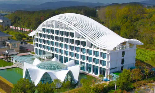 우지쉐 쾅취안수이 테마 호텔（황산 고속철도 북역 시시난）