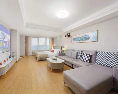 NO.8 Qing Ni Apartment(DL Railway Station Zhongshan Square Branch ) Hotel in zona Mori Building
