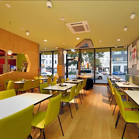 B&B HOTEL Berlin-Potsdamer Platz Отели рядом с достопримечательностью «Конгресс-центр STATION Berlin»