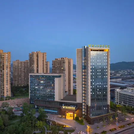 Vienna International Hotel (Luxian High Speed Railway Station Government Affairs Center)