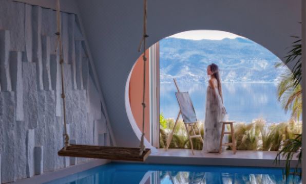 Sanseyunhe LuguLake Hotel