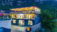 Access to the secluded courtyard Hotels in der Nähe von Xianxishan Scenic Area