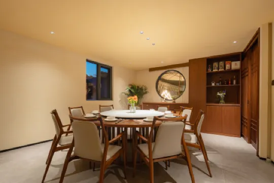 Floral Hotel·Tingyuan Hotel(Qimen East Street Ancient City Store)