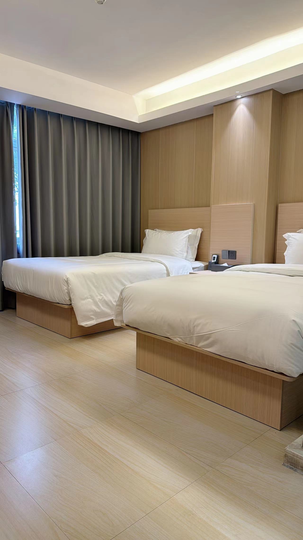 ROYAL SANTO XIUTIANLUO HOTEL Over view