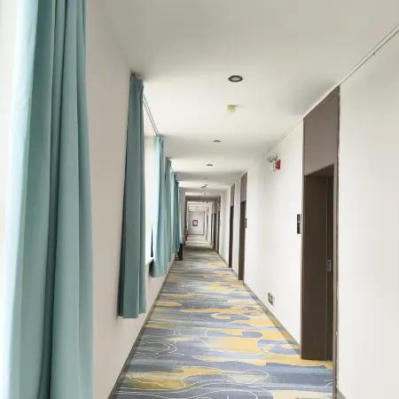 Luntai Xinya Express Hotel
