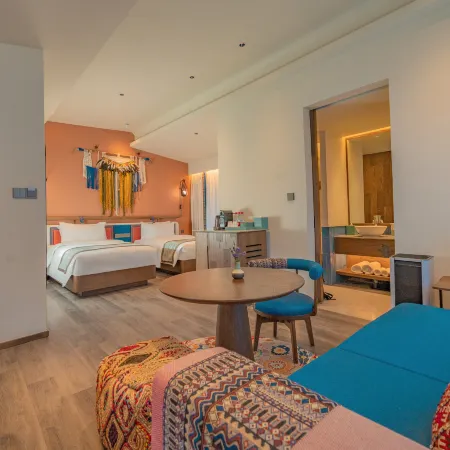 Nalati Nianhuawan Hayinsai Resort Hotel