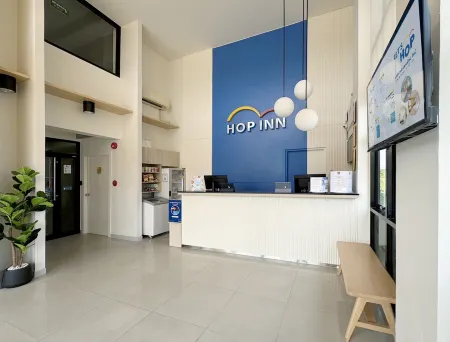 Hop Inn Nakhon Si Thammarat Отели в г. Накхонситхаммарат
