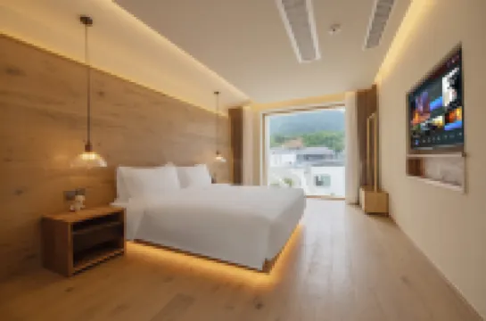 桐廬壹舍·薩瓦呢民宿（OMG心跳樂園店）