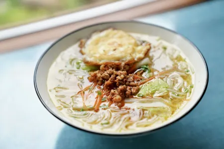 Lijiang Dexian Homestay Отели рядом с Аэропорт Лицзян