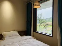 Village Island in Shuijiang Homestay - พร้อมWifi