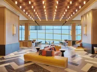 Hilton Garden Inn Bangkok Riverside Отели рядом с достопримечательностью «Пирс Си-Пхрая»