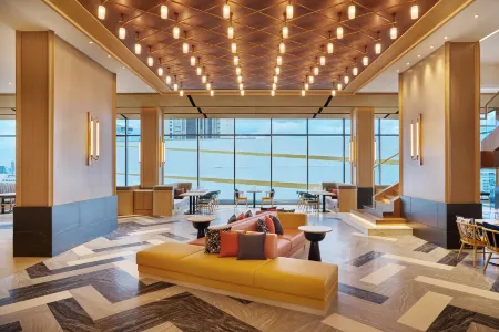 Hilton Garden Inn Bangkok Riverside Отели рядом со станцией Бангбамру