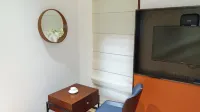 Baiguan Hotel (Jingmen Zhongtian Street. Yintai City Store) - Balkoner