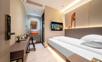 Shanghai Magic House Intelligent Hotel (Baoshan Hulin Road Branch)