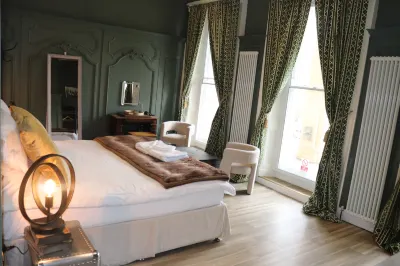 Rooms on The Prom Hotels in 