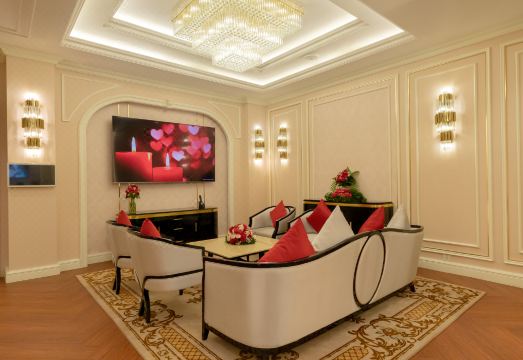 [프놈펜 호텔의 체크인 카운터]