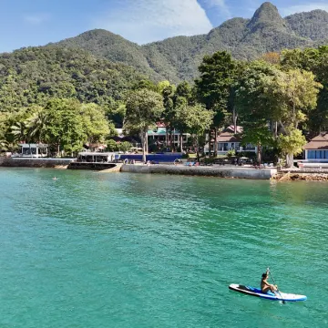 Chang Buri Resort & Koh Chang Hillside Отели рядом с достопримечательностью «Pearl Beach»