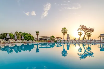 Armas Gul Beach Hotels in Kemer