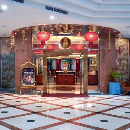 Sunlake Waterfront Resort & Convention Jakarta Отели рядом с достопримечательностью «Мал Арта Гадинг»