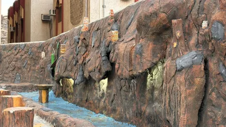 Hindibaa Hotel Отели рядом с достопримечательностью «King Abdullah Library»