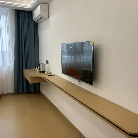 Qinghe Hotel
