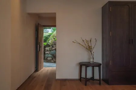 Anlan Creek Spring B&B Отели рядом с достопримечательностью «Yixiantian»