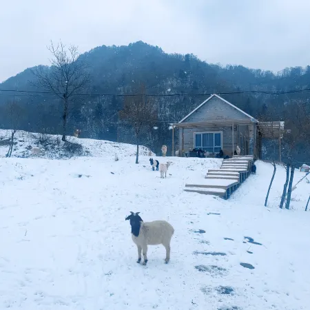 Liuba Shifengzhai Homestay