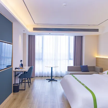 GreenTree Inn (Yingshang East Bus Station)