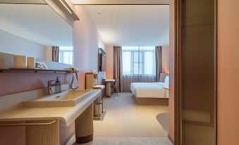 HanTing Hotel (Ningbo Beilun Songhuajiang Road Subway Station)