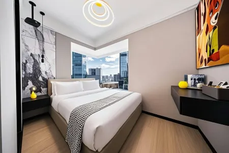 Heyue S360° Urban Starry Mansion (Guangzhou Zhujiang New Town CBD TaiKoo Hui)