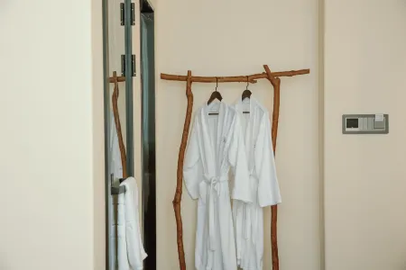 Tingshan Jiaoxia · Homestay: A Designer Riverside Mountain-View Retrea Отели рядом с достопримечательностью «Daqikong Scenic Area»