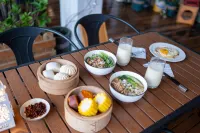 Xijiang Wants to stay in  Light Luxury Hotel (Observation Deck Branch)