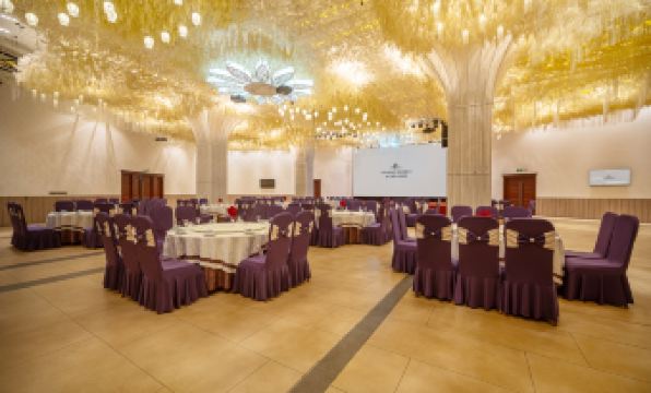 Mingmen Grand Rezen Hotel (Kunlun Lake Hotan New Night Market)