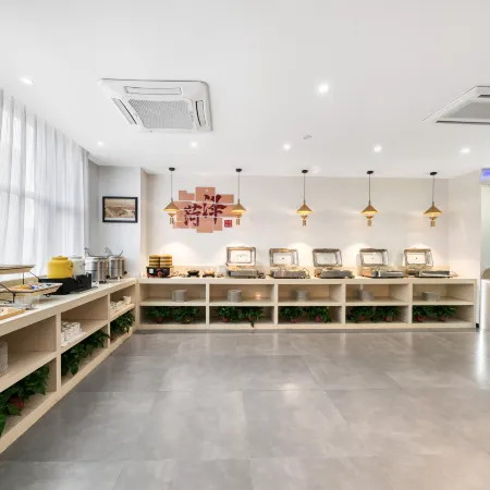 Hua Rui Hotel (Heze Railway Station Changjiang Road Branch)
