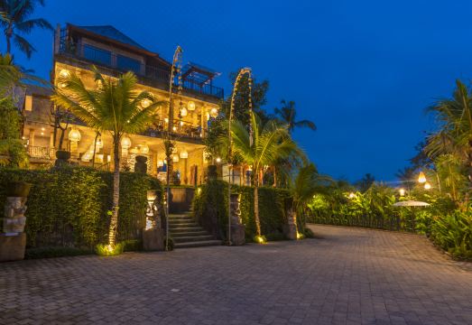 3. 호시 정글 리조..