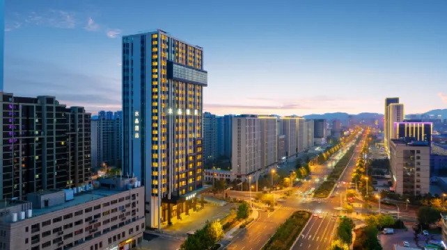 Crystal Orange Hanlefang , Weihai Railway Station
