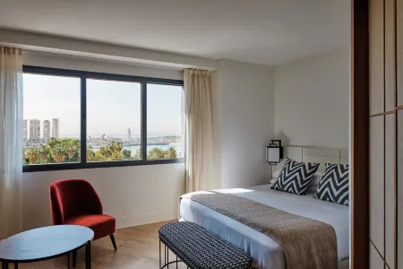 Molina Lario Отели рядом со станцией Вокзал Марии Самбрано