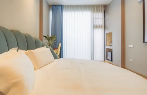 石棉鳳翔浪琴灣主題酒店