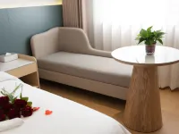 Xingyuan Hotel (Fangcheng County Wufu Avenue) Hotel in zona Qifengshidai Square