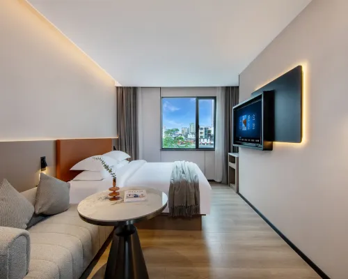 Yifang Hotel (Guangzhou Beijing Road Pedestrian Street, Yide Road Metro Station Branch) Hotels near Hoi Tong Monastery