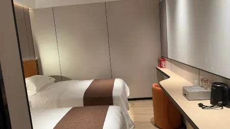 Fuqing Hotel (Shenzhen Futian Huaqiangbei Subway Station)