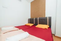 Batu Pahat Santalia Pool Villa 4BR 12pax Hotel di Yong Peng