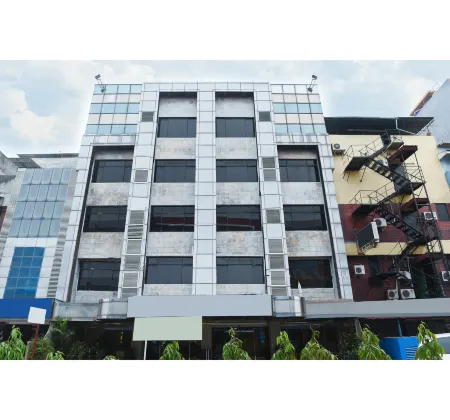 Collection O 166 Hotel Princess Отели рядом с достопримечательностью «Benteng Kuto Besak»