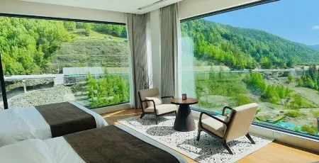 Ten miles of mountains and rivers light luxury B&B (Siguniang Mountain) Отели рядом с достопримечательностью «Changpingcun»