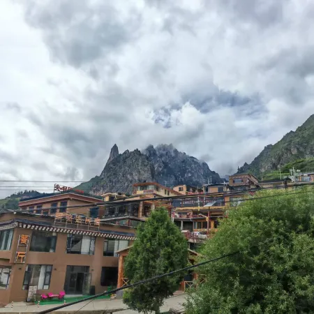 Zagana Cloudy Mountain Homesta