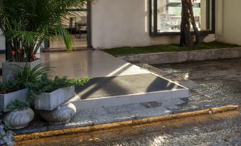 Dali 89 · Dan design studio mountain scenery pastoral B & B