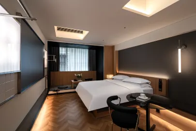SFEEL Designer Hotel (Chengdu Chunxi Road Luomashi Subway Station