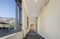 Qixia Mountain Residence Homestay (Huashan Scenic Area Tourist Center Store) Hotels in Huayin
